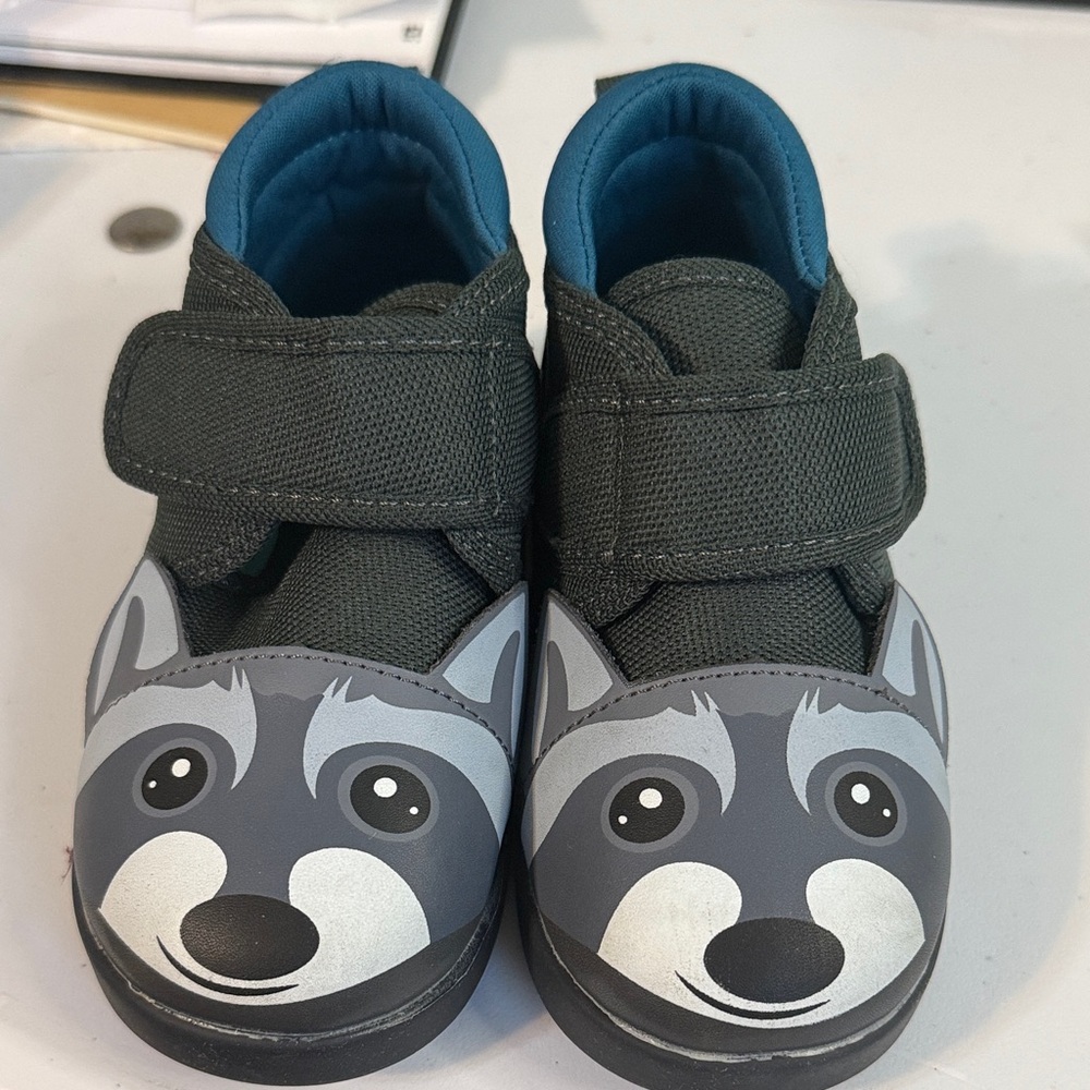 Gray Kids Sneakers with Raccoon Design